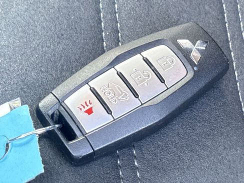 Used 2024 Mitsubishi Outlander SE image 23