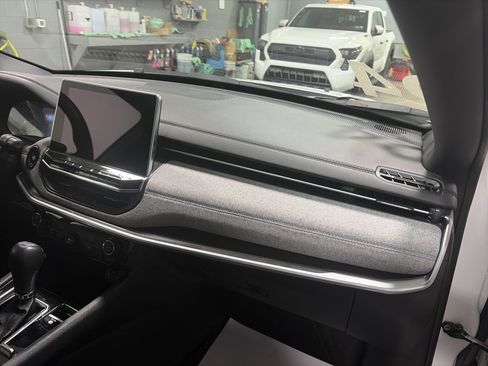 Used 2024 Jeep Compass Latitude image 31