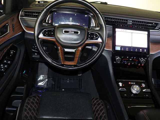 Used 2022 Jeep Grand Cherokee Summit w/ Adv Protech Group IV AWD/4WD image 3