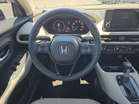Certified 2025 Honda HR-V LX image 10