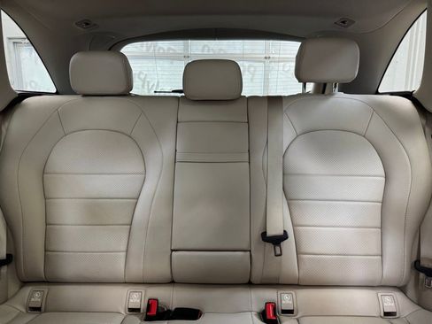 Used 2021 Mercedes-Benz GLC 300 image 16