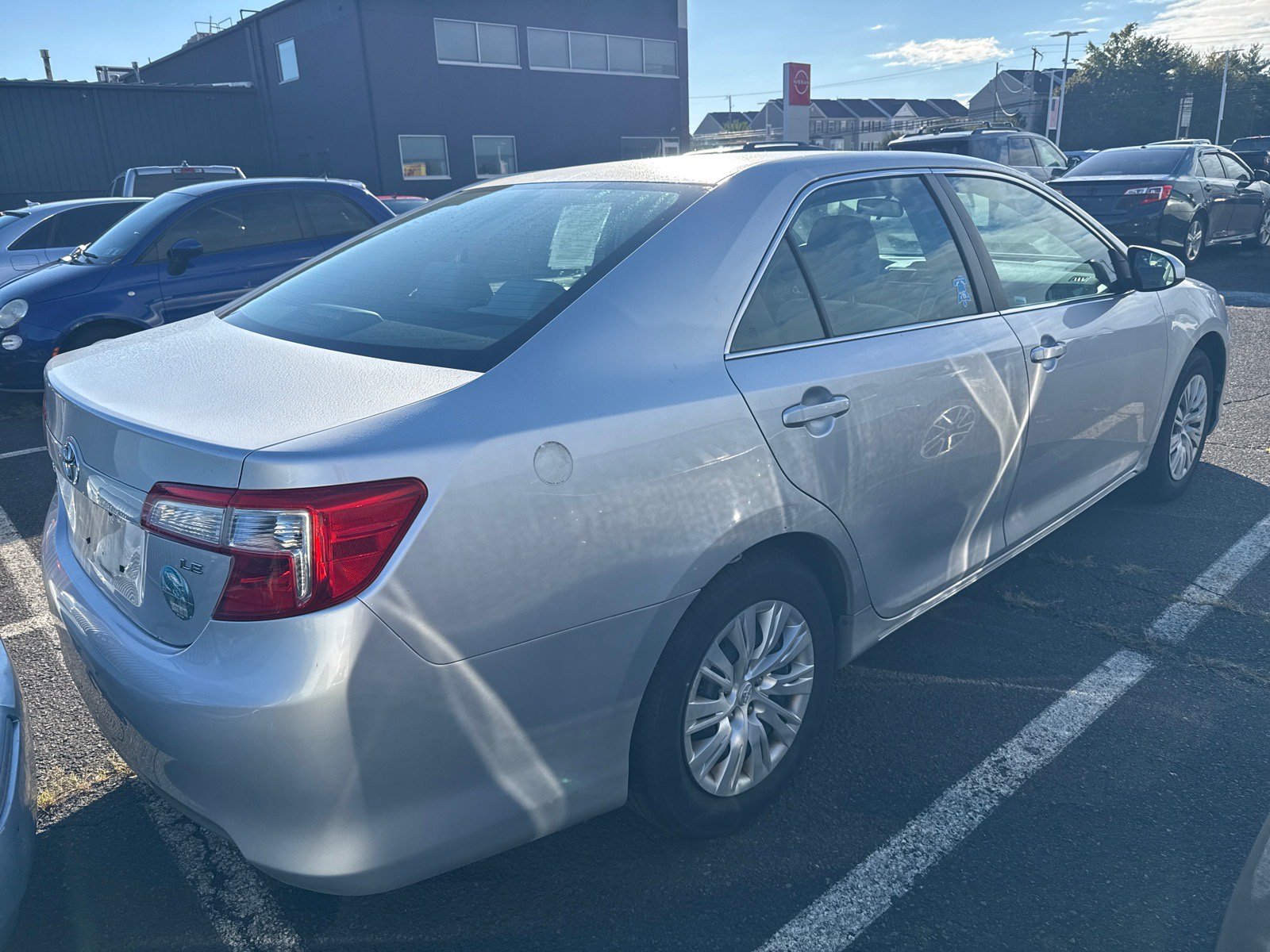 Used 2014 Toyota Camry LE w/ Moonroof Package FWD image 3