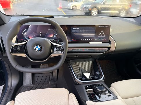 Used 2025 BMW X3 xDrive30i w/ Premium Package image 9