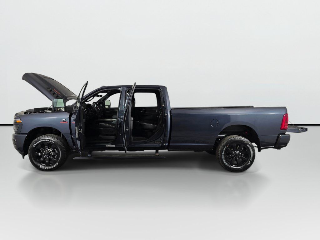 New 2026 RAM 2500 Laramie AWD/4WD image 9
