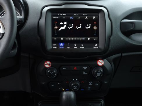 Used 2023 Jeep Renegade Latitude image 9