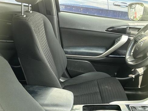 Used 2023 Mitsubishi Eclipse Cross LE AWD/4WD image 3