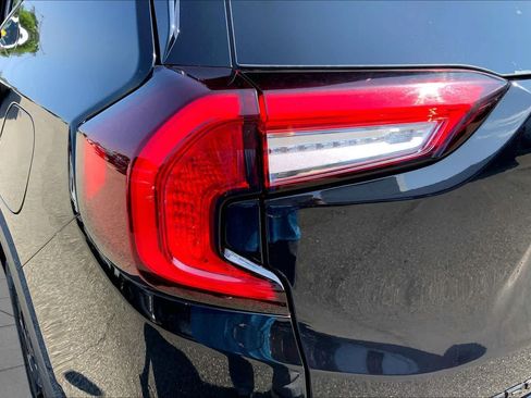 Used 2023 GMC Terrain SLT w/ Elevation Edition AWD/4WD image 27