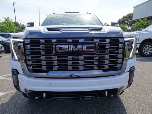Used 2024 GMC Sierra 2500 Denali Ultimate AWD/4WD image 9