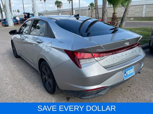 Used 2021 Hyundai Elantra SEL w/ Convenience Package image 4