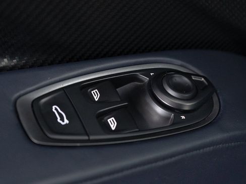 Used 2020 Aston Martin DBS Zagato image 39