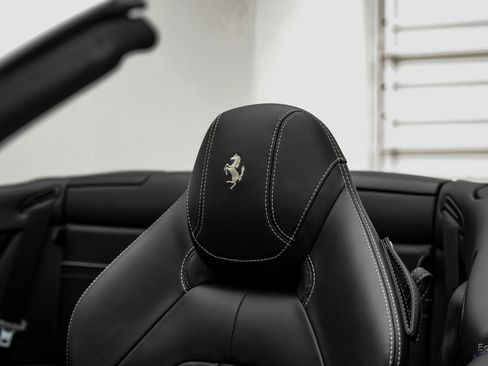 Used 2016 Ferrari California T image 45