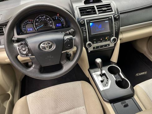 Used 2012 Toyota Camry LE FWD image 11