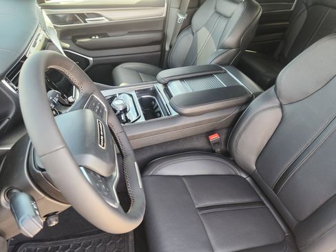 New 2026 Jeep Grand Wagoneer Limited AWD/4WD image 10