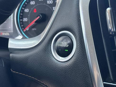Used 2019 Chevrolet Traverse LT w/ LT Premium Package FWD image 18
