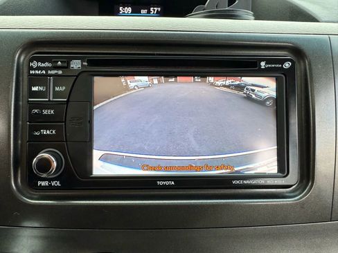 Used 2013 Toyota Sienna XLE image 18