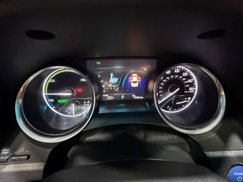 Used 2018 Toyota Camry XLE image 10