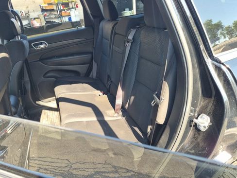 Used 2021 Jeep Grand Cherokee Laredo RWD image 12
