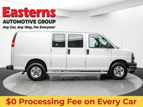Used 2020 GMC Savana 2500 w/ Driver Convenience Package RWD image 4