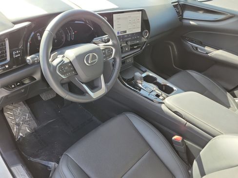 Used 2023 Lexus NX 250 FWD w/ Towing Package (2000 Lbs) image 22