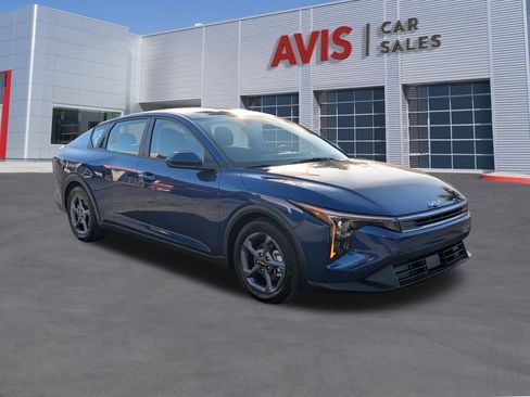 Used 2025 Kia K4 LXS image 3