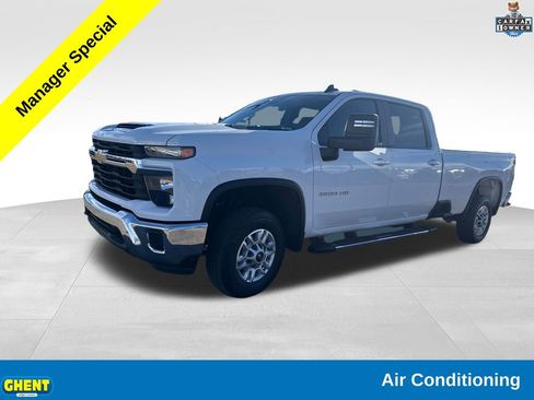 Used 2024 Chevrolet Silverado 2500 LT image 1