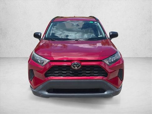 Used 2021 Toyota RAV4 LE FWD image 2