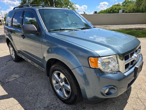 Used 2011 Ford Escape XLT w/ Canadian Winter Pkg AWD/4WD image 3