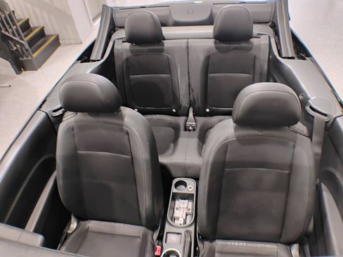 Used 2013 Volkswagen Beetle 2.5 image 62