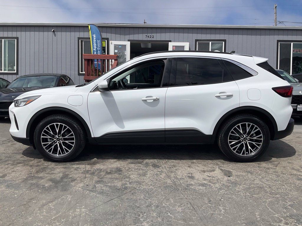 Used 2023 Ford Escape SE FWD image 5