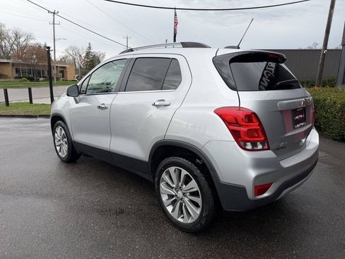 Used 2017 Chevrolet Trax LT w/ LT Convenience Package AWD/4WD image 6