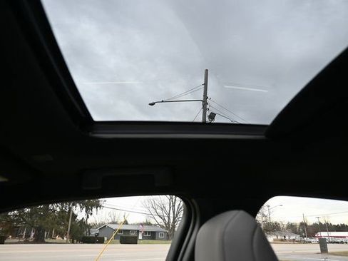 Used 2023 Lexus UX 250h Premium image 36