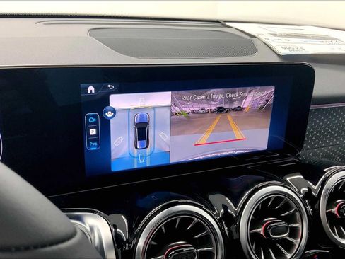 Used 2026 Mercedes-Benz GLB 250 image 22