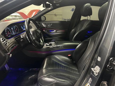 Used 2018 Mercedes-Benz S 560 Sedan image 9