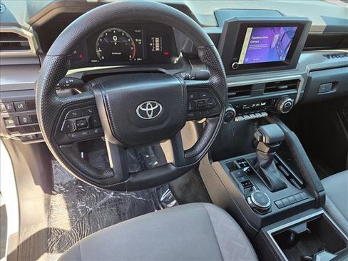Certified 2024 Toyota Tacoma SR5 AWD/4WD image 10