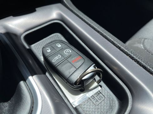 Used 2022 Dodge Charger SXT RWD image 31