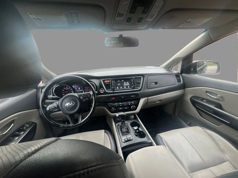 Used 2017 Kia Sedona LX w/ LX Essentials Premium Package image 22