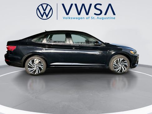 Certified 2021 Volkswagen Jetta SEL Premium image 8