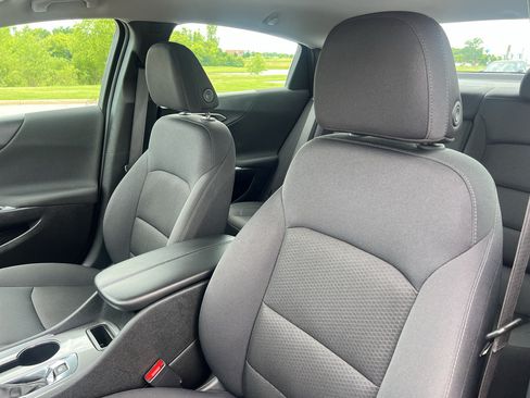 Used 2025 Chevrolet Malibu LT FWD image 16