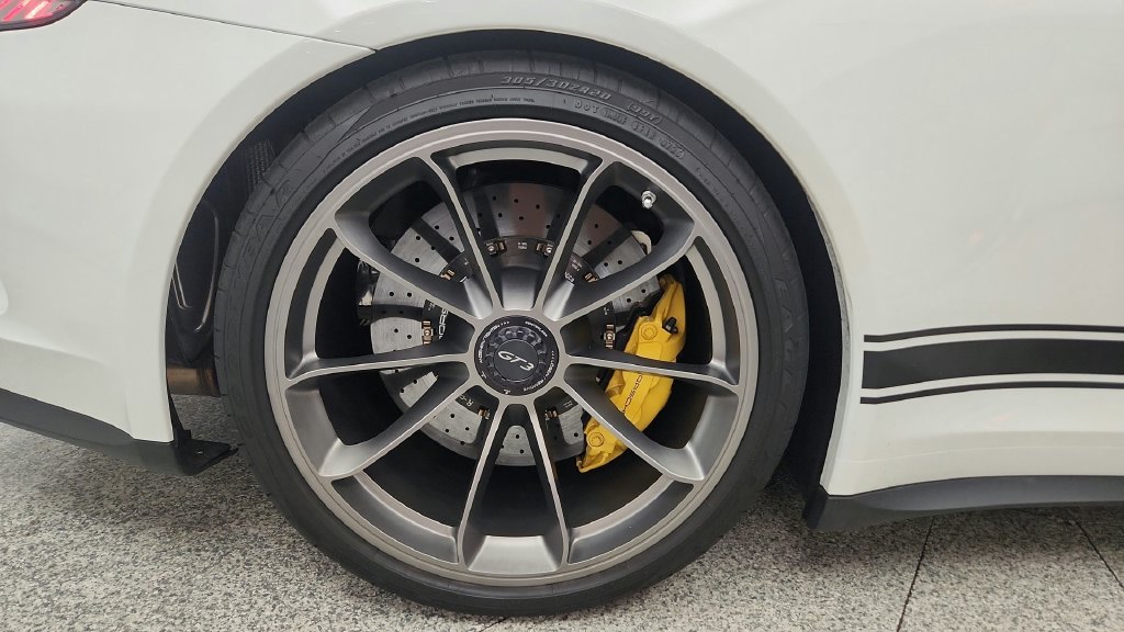 Used 2015 Porsche 911 GT3 RWD image 10
