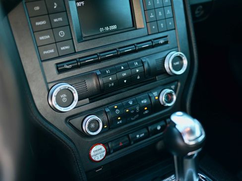 Used 2017 Ford Mustang Coupe image 8