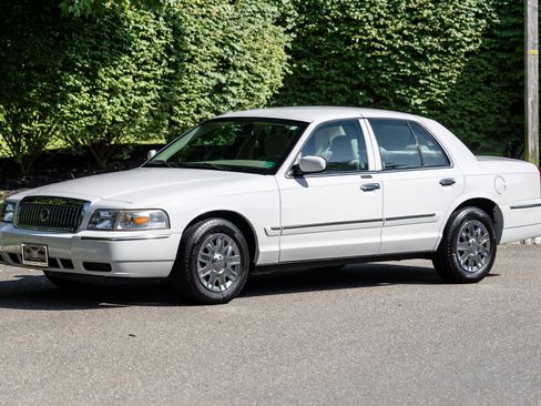 Used 2007 Mercury Grand Marquis GS RWD image 21