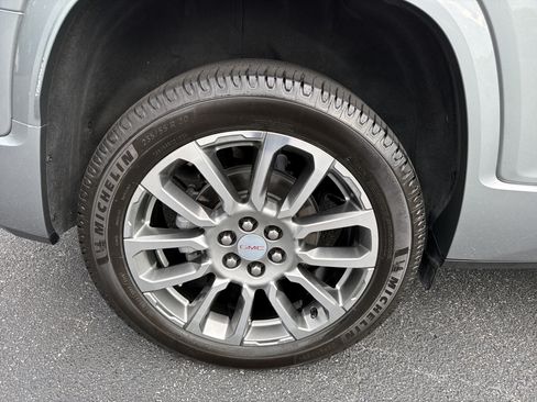 Used 2023 GMC Acadia Denali w/ Denali Ultimate Package FWD image 19