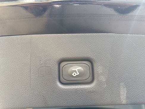 Used 2023 Lincoln Nautilus Reserve w/ Luxury Package image 7