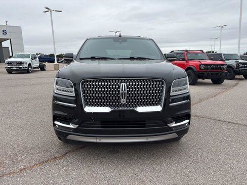 Used 2018 Lincoln Navigator Reserve w/ Technology Package AWD/4WD image 2