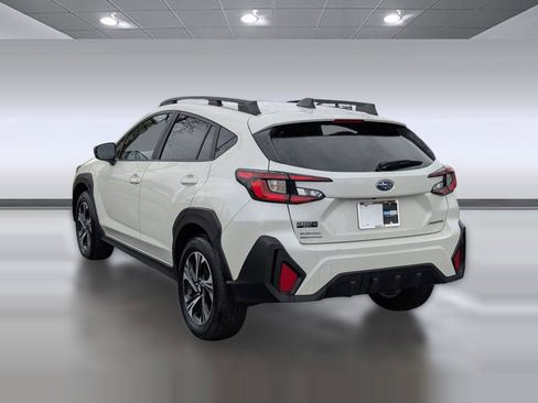 Used 2024 Subaru Crosstrek 2.0i Premium image 3