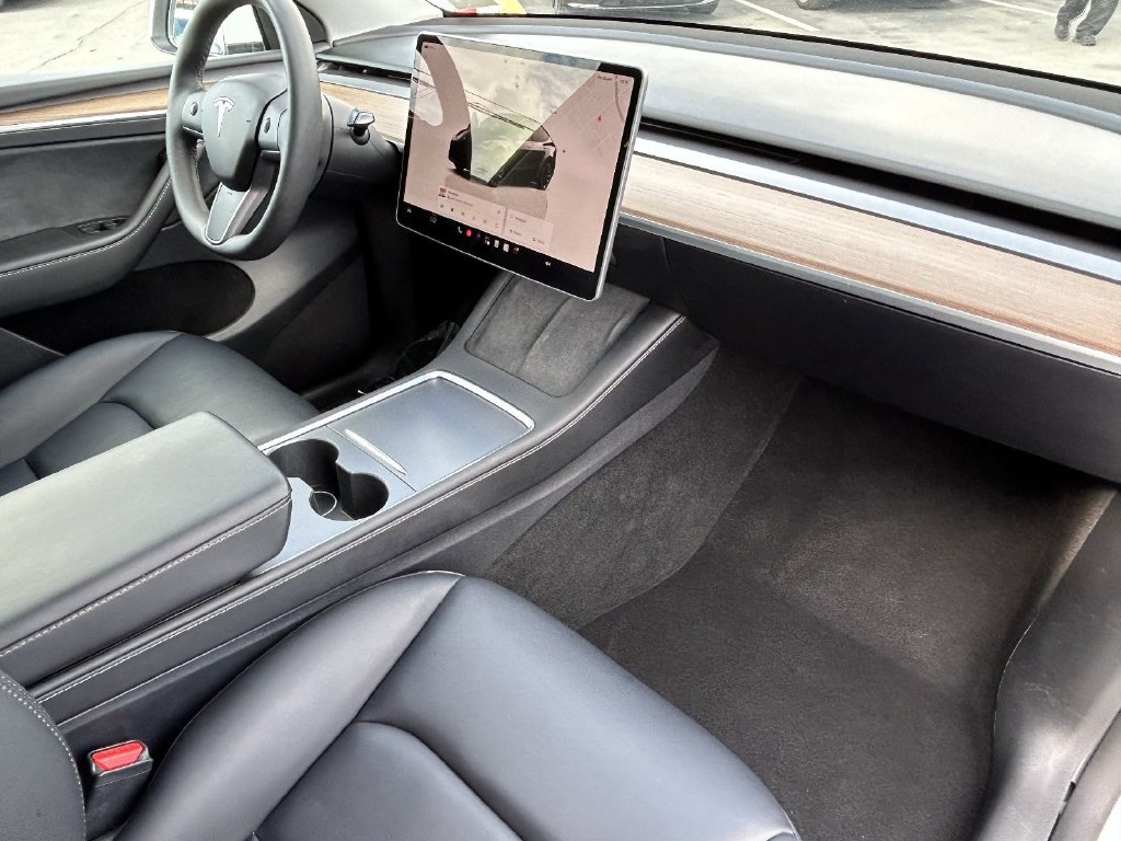 Used 2024 Tesla Model Y Long Range AWD/4WD image 8