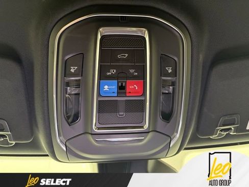 Used 2022 Jeep Grand Cherokee Trailhawk w/ Luxury Tech Group III AWD/4WD image 16