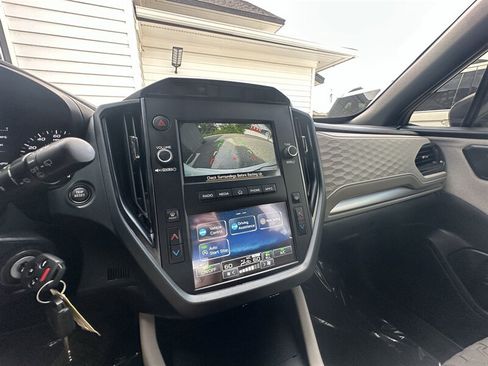 Used 2025 Subaru Forester AWD/4WD image 12