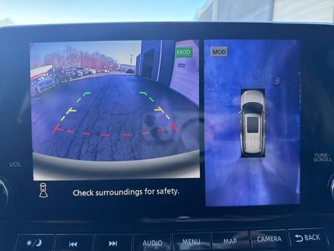 Used 2024 Nissan Pathfinder Platinum w/ Cargo Package image 26