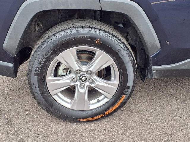Used 2025 Toyota RAV4 XLE AWD/4WD image 22